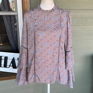 WAYF Floral Tiered Bell Sleeve Blouse